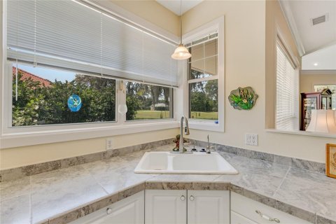 House in New Smyrna Beach, Florida 3 bedrooms, 282.52 sq.m. № 1632496 - photo 15