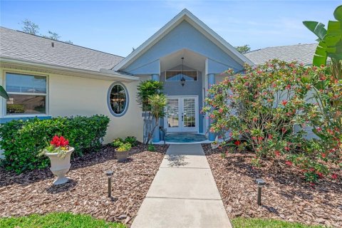 House in New Smyrna Beach, Florida 3 bedrooms, 282.52 sq.m. № 1632496 - photo 2