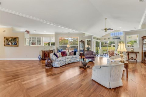 House in New Smyrna Beach, Florida 3 bedrooms, 282.52 sq.m. № 1632496 - photo 5