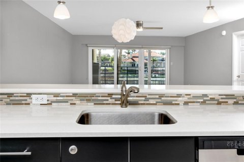 Condominio en alquiler en Tierra Verde, Florida, 2 dormitorios, 91.97 m2 № 1640204 - foto 12