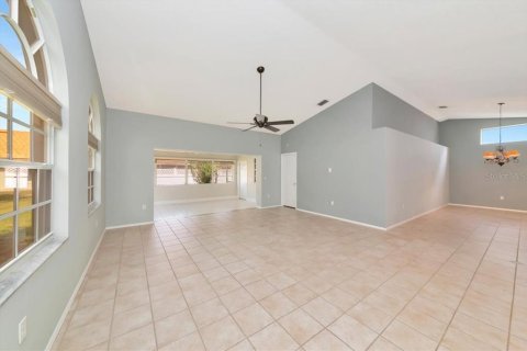 House in Bradenton, Florida 3 bedrooms, 189.61 sq.m. № 2209080 - photo 12