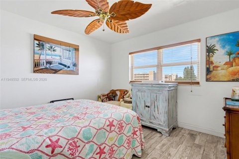 Condominio en venta en Hallandale Beach, Florida, 2 dormitorios, 102.19 m2 № 2004488 - foto 12