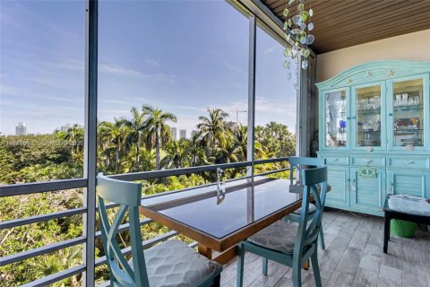 Condominio en venta en Hallandale Beach, Florida, 2 dormitorios, 102.19 m2 № 2004488 - foto 3