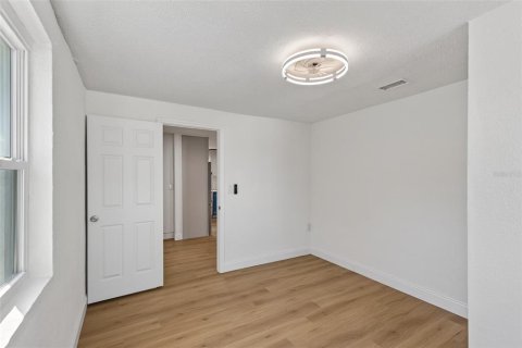 Casa en alquiler en Saint Petersburg, Florida, 2 dormitorios, 61.32 m2 № 2095075 - foto 13