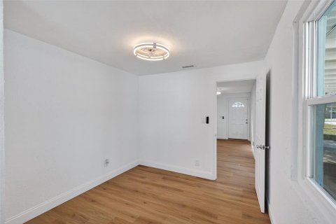 Casa en alquiler en Saint Petersburg, Florida, 2 dormitorios, 61.32 m2 № 2095075 - foto 16