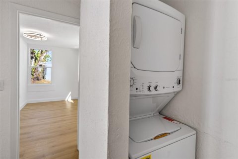 Casa en alquiler en Saint Petersburg, Florida, 2 dormitorios, 61.32 m2 № 2095075 - foto 10