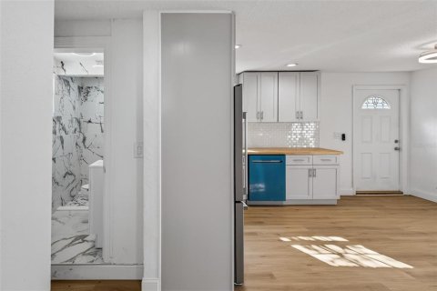 Casa en alquiler en Saint Petersburg, Florida, 2 dormitorios, 61.32 m2 № 2095075 - foto 17
