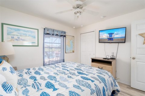 House in Port Charlotte, Florida 3 bedrooms, 151.99 sq.m. № 1717668 - photo 25