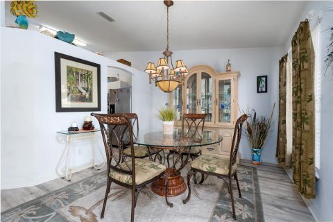 House in Port Charlotte, Florida 3 bedrooms, 151.99 sq.m. № 1717668 - photo 23