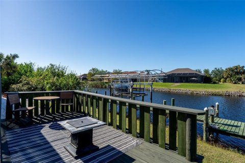 House in Port Charlotte, Florida 3 bedrooms, 151.99 sq.m. № 1717668 - photo 7