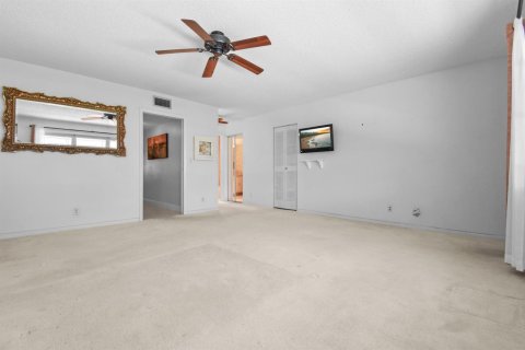 Condo in Delray Beach, Florida, 1 bedroom № 2182106 - photo 15
