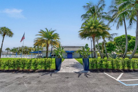 Condo in Delray Beach, Florida, 1 bedroom № 2182106 - photo 23