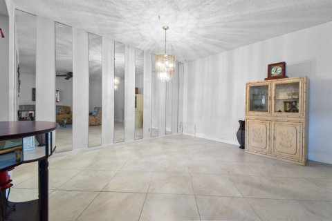 Condo in Delray Beach, Florida, 1 bedroom № 2182106 - photo 8