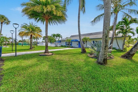 Condo in Delray Beach, Florida, 1 bedroom № 2182106 - photo 24
