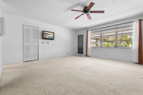 Condo in Delray Beach, Florida, 1 bedroom № 2182106 - photo 14