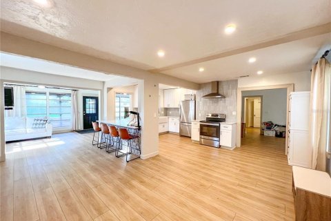 Casa en alquiler en Gainesville, Florida, 4 dormitorios, 216.74 m2 № 1880802 - foto 2