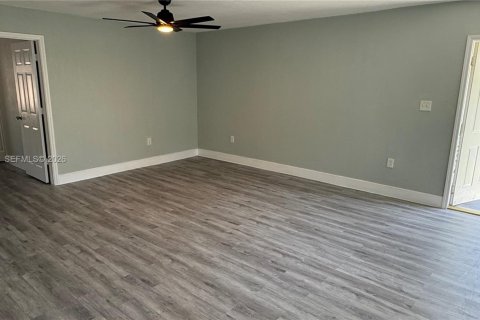 Villa ou maison à louer à Pompano Beach, Floride: 1 chambre, 298.03 m2 № 2001636 - photo 2