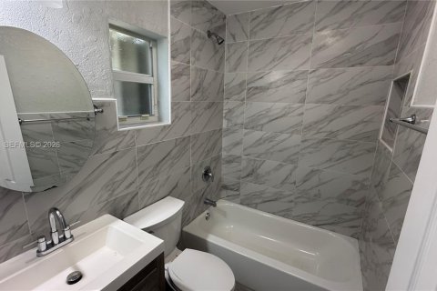 Villa ou maison à louer à Pompano Beach, Floride: 1 chambre, 298.03 m2 № 2001636 - photo 8