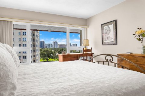 Copropriété à vendre à Sarasota, Floride: 2 chambres, 107.77 m2 № 2401084 - photo 16