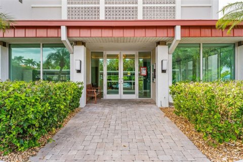 Copropriété à vendre à Sarasota, Floride: 2 chambres, 107.77 m2 № 2401084 - photo 2