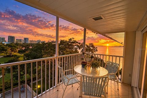 Copropriété à vendre à Sarasota, Floride: 2 chambres, 107.77 m2 № 2401084 - photo 27