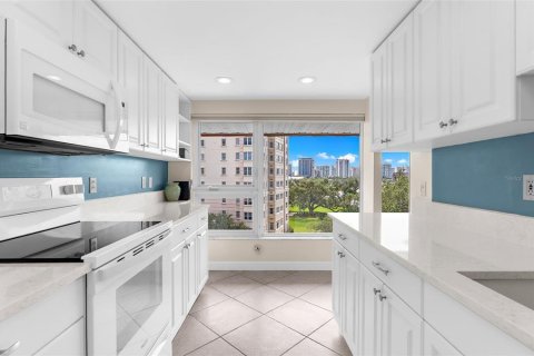 Copropriété à vendre à Sarasota, Floride: 2 chambres, 107.77 m2 № 2401084 - photo 12