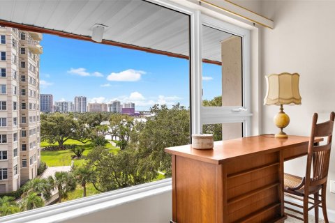 Copropriété à vendre à Sarasota, Floride: 2 chambres, 107.77 m2 № 2401084 - photo 15