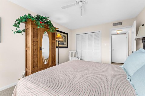 Copropriété à vendre à Sarasota, Floride: 2 chambres, 107.77 m2 № 2401084 - photo 22