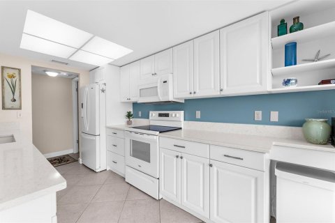 Copropriété à vendre à Sarasota, Floride: 2 chambres, 107.77 m2 № 2401084 - photo 10