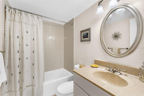 Copropriété à vendre à Sarasota, Floride: 2 chambres, 107.77 m2 № 2401084 - photo 23