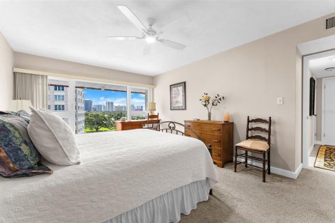 Copropriété à vendre à Sarasota, Floride: 2 chambres, 107.77 m2 № 2401084 - photo 17