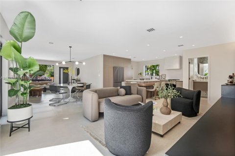 Casa en West Miami, Florida 4 dormitorios, 189.06 m2 № 2064386