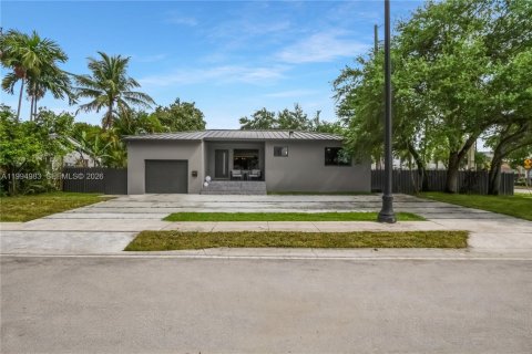 Casa en venta en West Miami, Florida, 4 dormitorios, 189.06 m2 № 2064386 - foto 29