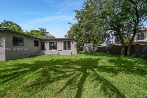 Casa en venta en West Miami, Florida, 4 dormitorios, 189.06 m2 № 2064386 - foto 25