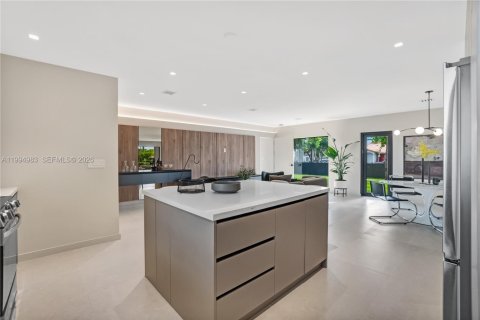Casa en venta en West Miami, Florida, 4 dormitorios, 189.06 m2 № 2064386 - foto 9