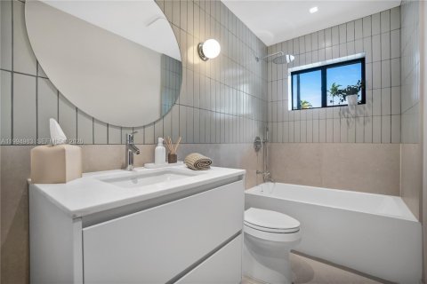 Casa en venta en West Miami, Florida, 4 dormitorios, 189.06 m2 № 2064386 - foto 20