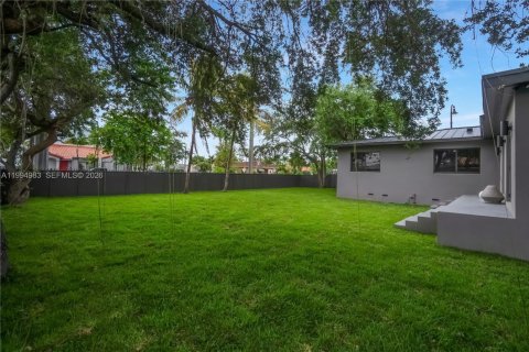 Casa en venta en West Miami, Florida, 4 dormitorios, 189.06 m2 № 2064386 - foto 27