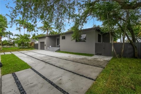 Casa en venta en West Miami, Florida, 4 dormitorios, 189.06 m2 № 2064386 - foto 30