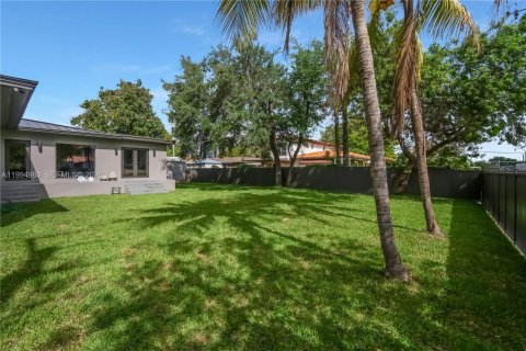 Casa en venta en West Miami, Florida, 4 dormitorios, 189.06 m2 № 2064386 - foto 24
