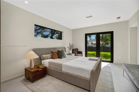 Casa en venta en West Miami, Florida, 4 dormitorios, 189.06 m2 № 2064386 - foto 11
