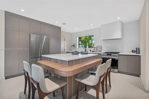 Casa en venta en West Miami, Florida, 4 dormitorios, 189.06 m2 № 2064386 - foto 8