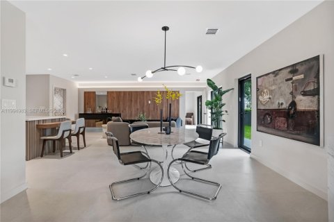 Casa en venta en West Miami, Florida, 4 dormitorios, 189.06 m2 № 2064386 - foto 4