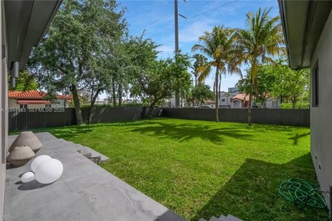 Casa en venta en West Miami, Florida, 4 dormitorios, 189.06 m2 № 2064386 - foto 26