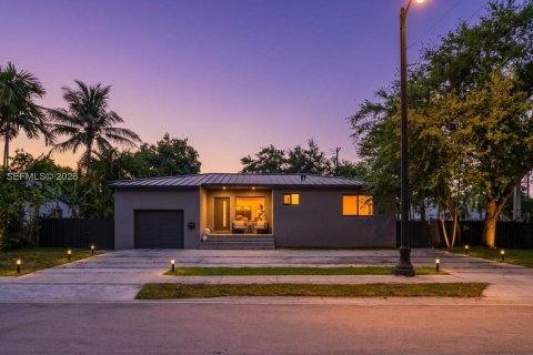 Casa en venta en West Miami, Florida, 4 dormitorios, 189.06 m2 № 2064386 - foto 28