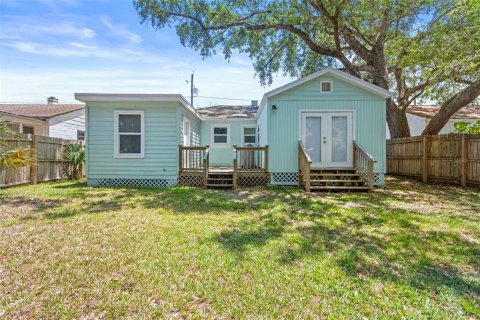 House in Tampa, Florida 3 bedrooms, 113.81 sq.m. № 1659512 - photo 7