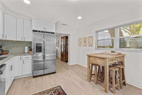 House in Tampa, Florida 3 bedrooms, 113.81 sq.m. № 1659512 - photo 12