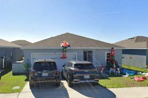House in Haines City, Florida 4 bedrooms, 158.21 sq.m. № 1882775 - photo 1