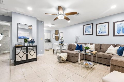 Apartment in Naples, Florida 2 bedrooms, 82.31 sq.m. № 2247144