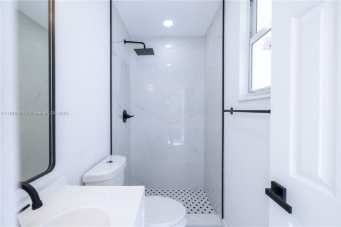 House in Miami, Florida 3 bedrooms, 101.08 sq.m. № 1938900 - photo 11
