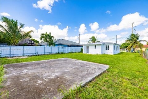 House in Miami, Florida 3 bedrooms, 101.08 sq.m. № 1938900 - photo 16